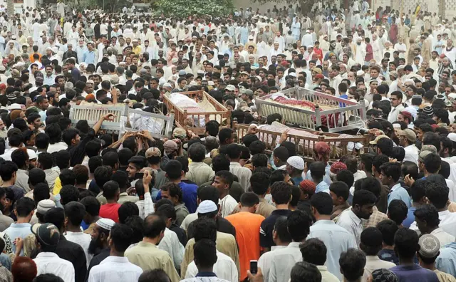 رحمان ڈکیت کا جنازہ