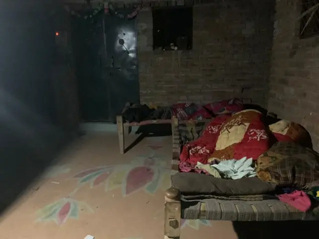 पीड़ित परिवार का घर