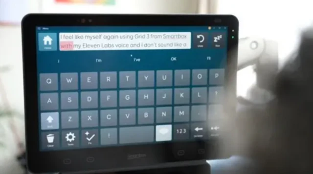Sarah Ezekiel gözle izleme yapılabilen bir teknoloji sayesinde konuşuyor