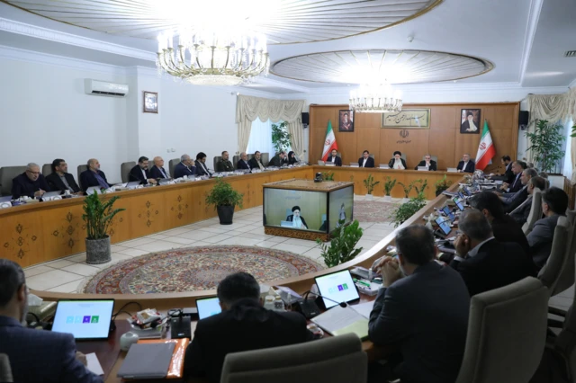 Keçmiş prezident Rəisi, hökumət üzvləri və Ayətullah Xameneyi arasında görüş. 30 avqust 2023