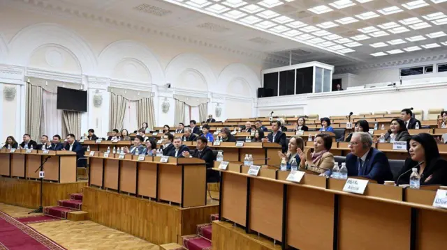 Жыйынга кырктан ашуун редакциядан чакырылгандар катышты