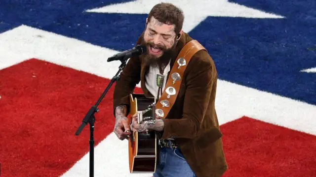 پست مالون، خواننده رپ آمریکایی، هم از کسانی بود که در این بازی اجرا داشت