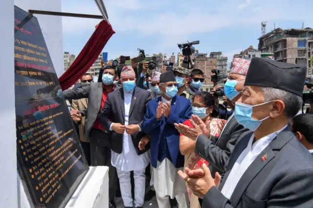 प्रधानमन्त्री केपी शर्मा ओली धरहराको उद्घाटन गरेका थिए 