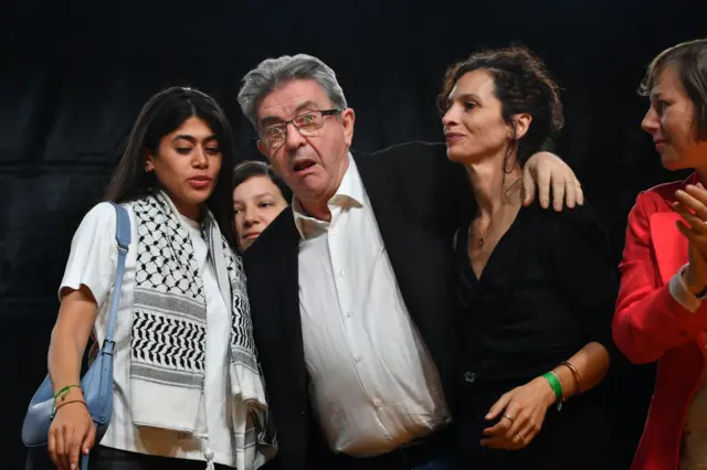 ژان لوک ملانشون رهبر «فرانسه تسلیم‌ناپذیر» در کارزار انتخاباتی پارلمان فرانسه