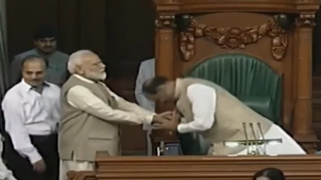 2019 में ओम बिरला जब पहली बार स्पीकर बने थे, तब पीएम मोदी से कुछ यूं मिले थे.