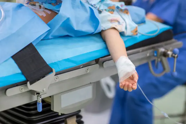 "ජීවත් වෙන්න තියෙන නියුමෝනියාව හැදිලා ආපු ළමයාට වෙන්ටිලේටර් එකක් නැති වෙන්න පුලුවන්."