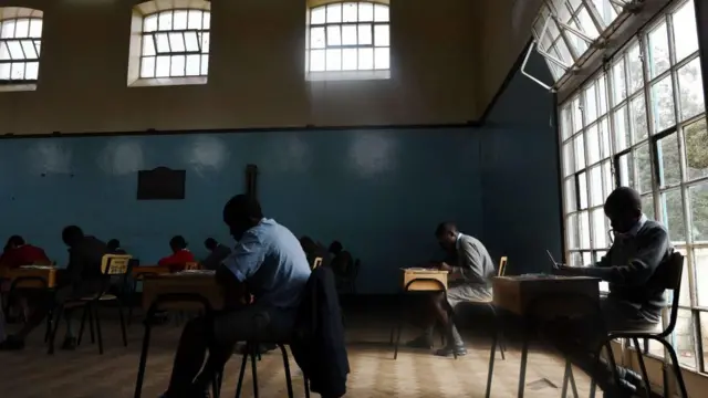 Foto of school children for Kenya 