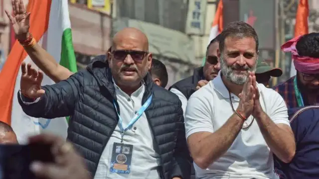 অজয় রাইয়ের সঙ্গে রাহুল গান্ধী।