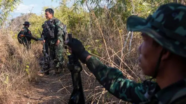 গত অক্টোবর থেকে মিয়ানমারের সেনাবাহিনীর ওপর সিরিজ আক্রমণ শুরু করে বিদ্রোহী গোষ্ঠীগুলো - প্রতীকী ফাইল চিত্র