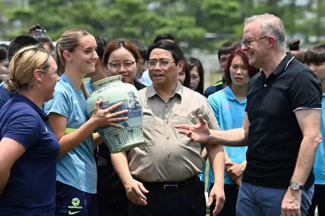 Ông Albanese và người đồng cấp Việt Nam, Phạm Minh Chính