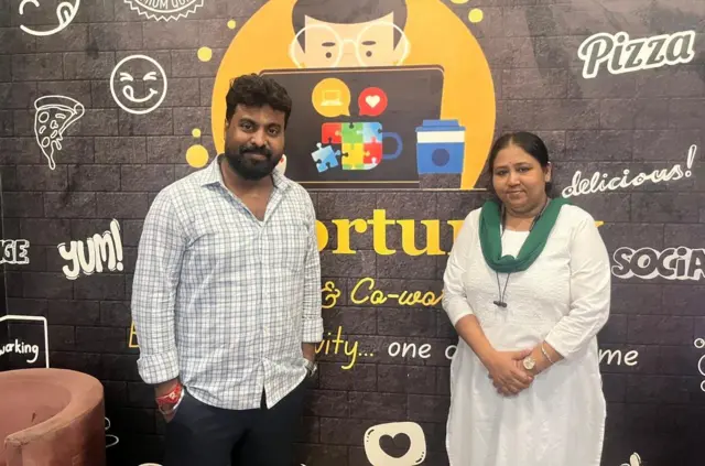 স্বাতী সেনগুপ্ত এবং সুমন্ত সিংহরায় জানিয়েছেন, এই পথচলা সহজ ছিল না। 