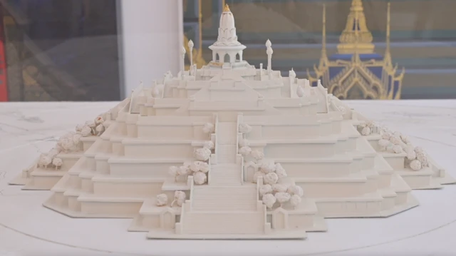 แ﻿บบจำลองอาคารประธานที่ออกแบบโดย อ.ปรีชา เถาทอง