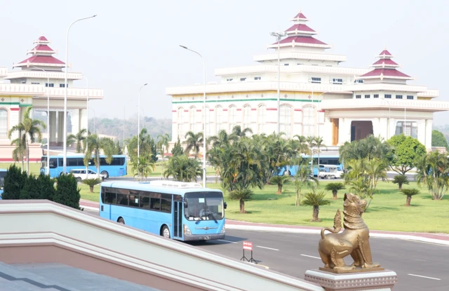 ပြည်သူ့လွှတ်တော်အဆောက်အဦ