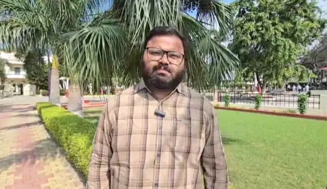 ਬਾਗ਼ਬਾਨੀ ਅਧਿਕਾਰੀ ਡਾ. ਸ਼ਿਵੇਂਦੂ ਪ੍ਰਤਾਪ 