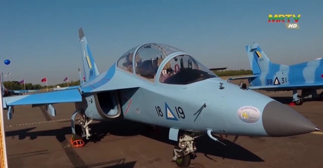 ပြီးခဲ့တဲ့နှစ် လေတပ်နှစ်ပတ်လည်အခမ်းအနားမှာ တပ်တော်ဝင်လာခဲ့တဲ့ Yak-130