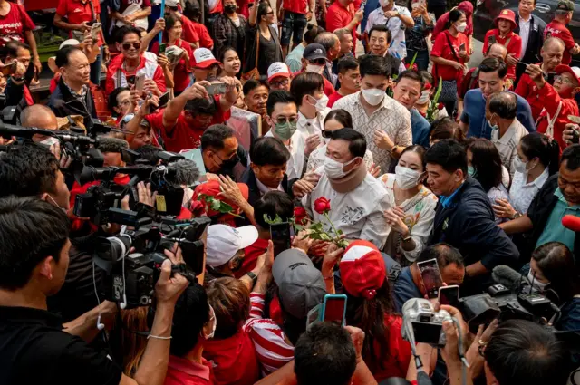 ทักษิณ ชินวัตร พบปะคนเสื้อแดงระหว่างอยู่ที่ จ.เชียงใหม่ ช่วง 14-16 มี.ค. 2567