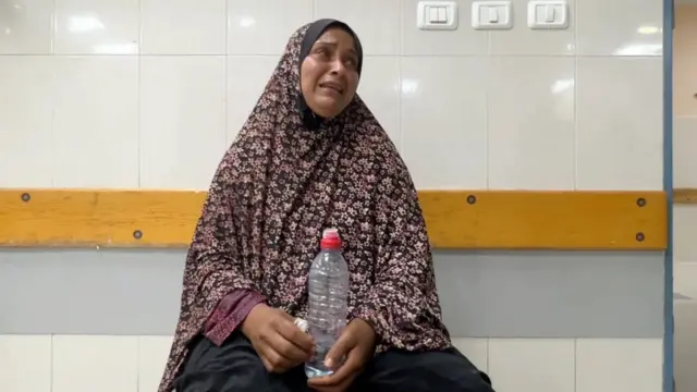 Nora Abu Khamees yashengutse umutima nyuma y'uko umwana we yishwe n'igisasu