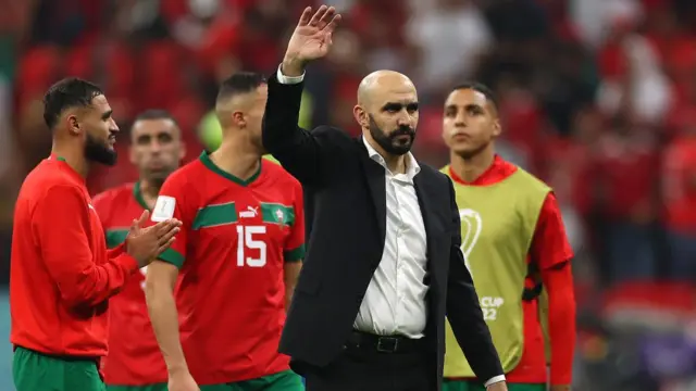 مراکش با هدایت ولید رکاکی اولین تیم آفریقایی شد که به نیمه‌نهایی جام جهانی رسیده است