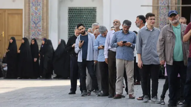 صف رای دهندگان