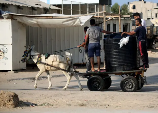 Gazze'deki su kuyrukları