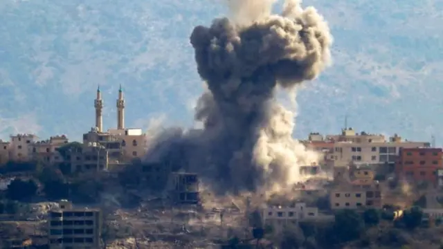 हिजबुल्लाह देखील इस्रायलमध्ये रॉकेट हल्ले करत आहे