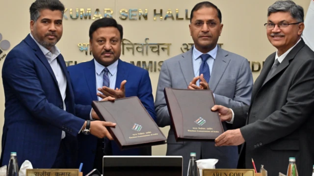 निवडणूक आयोगाच्या नियमात बदल, आता 'ही' कागदपत्रं सार्वजनिक होणार नाहीत