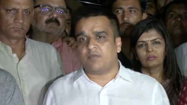 ਗੁਜਰਾਤ ਦੇ ਗ੍ਰਹਿ ਮੰਤਰੀ ਹਰਸ਼ ਸਾਂਘਵੀ