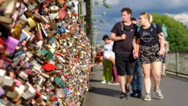 రొమాంటిక్