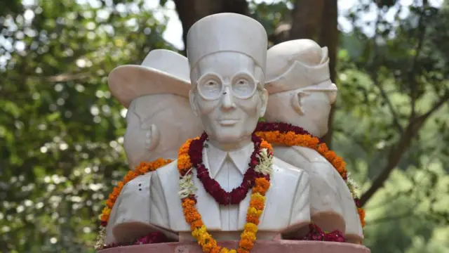 सावरकरांनी हा दावा 1952 सालच्या मे महिन्यातल्या त्यांच्या पुण्यातल्या भाषणांमध्ये केला होता.