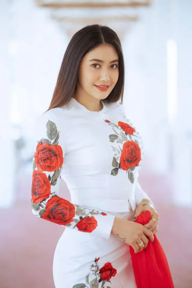 သရုပ်ဆောင်သင်ဇာဝင့်ကျော်