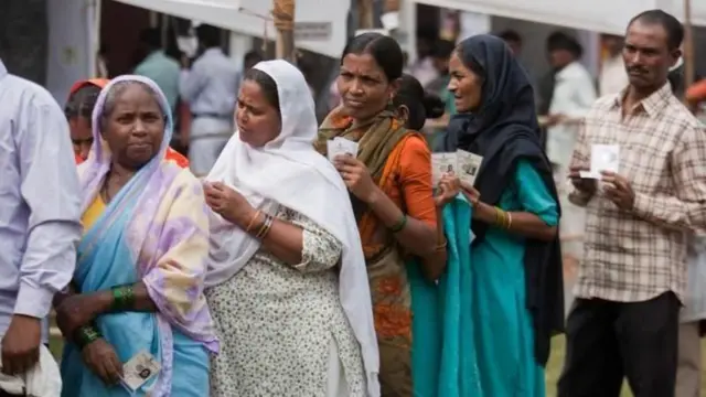 મહિલા મતદારોને રીઝવવાના ભૂતકાળના પ્રયાસો