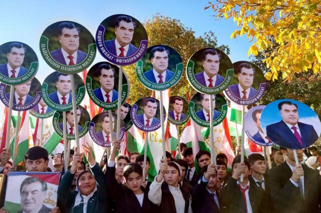 Провластная демонстрация в Таджикистане