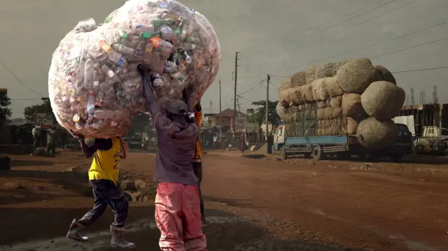 Kampala: ahasukwa umwanda nk'uyu ubu hangana n'ibibuga 37 vy'umupira w'amahuru.