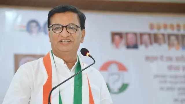 काँग्रेस नेते बाळासाहेब थोरात प्रचार सभेत बोलताना...