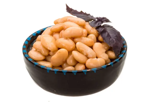 Bir kaptaki fasülyeler 