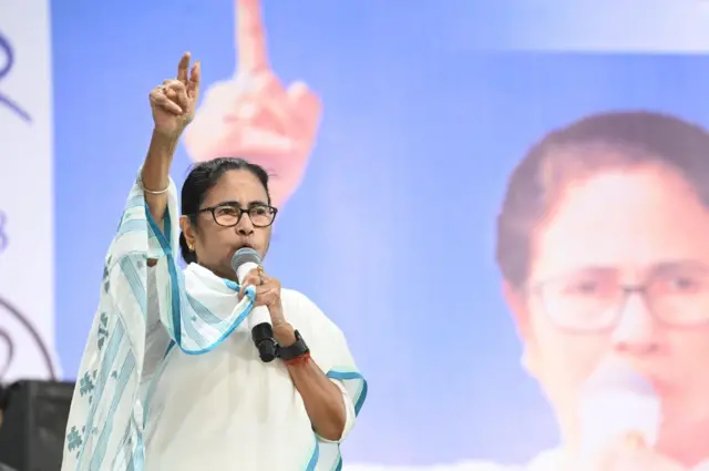 আদালতের রায় কার্যত চ্যালেঞ্জ করেছেন তৃণমূল সুপ্রিমো। 