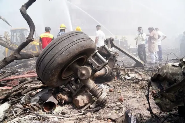 अहमदाबादमध्ये कोसळलेले एअर इंडियाचे बोईंग 787 विमान होते.