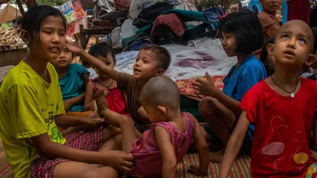 ငလျင်သင့် ကလေးငယ်တွေ 