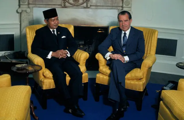 Soeharto, nixon, mafia berkeley, orde baru, pertumbuhan ekonomi, pembangunan ekonomi