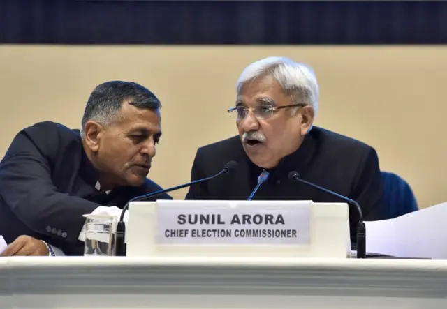 अशोक लवासा और सुनील अरोड़ा