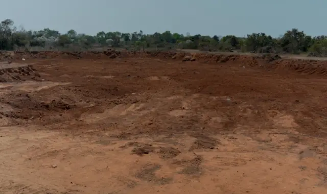 திருவள்ளூர், கரடிபுத்தூர், தமிழ்நாடு செய்திகள், மண் குவாரி, கிராவல் மண், மேய்க்கால் புறம் போக்கு, பட்டா கேட்டு போராட்டம், பொதுமக்கள் போராட்டம் 