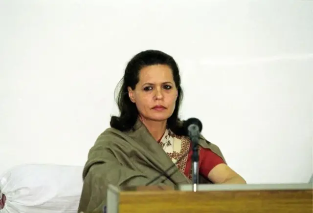 सोनिया गांधी