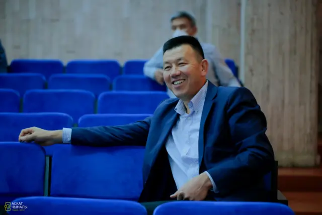 Асылбек Жоодонбеков, педагог