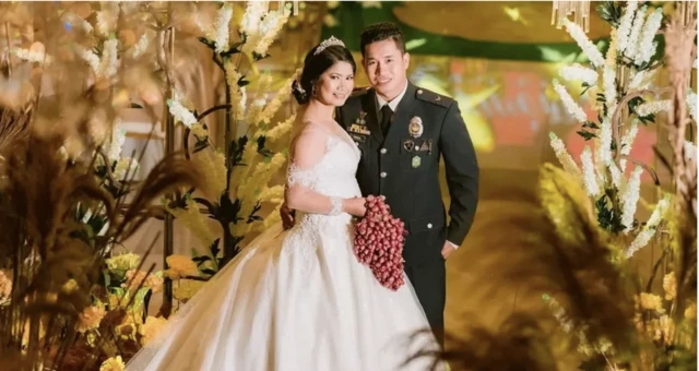 বিয়েতে পেঁয়াজ হাতে এপ্রিল লাইকা 