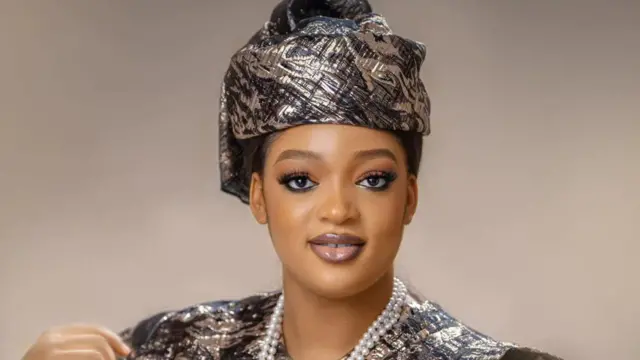 Olori tẹlẹ, Naomi Silekunola