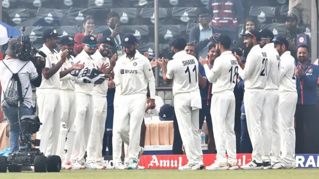 क्रिकेट 