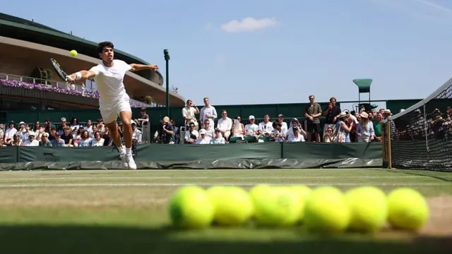 کارلوس آلکاراس همراه با یانیک سینر بهترین مردان حال حاضر تنیس جهان هستند و بسیاری میپرسند کدام یک از آنها درآینده موفقتر خواهد بود؟