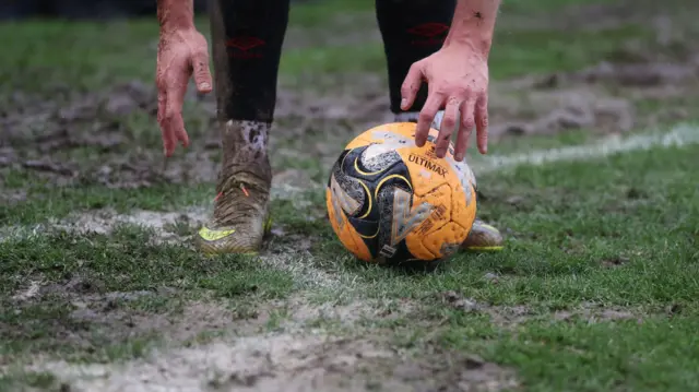 Fudbaler Grimzbija se sprema za korner