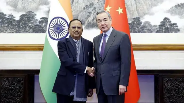 ભારત-ચીન સરહદે તણાવ, ભારતના વડા પ્રધાન નરેન્દ્ર મોદી અને ચીનના રાષ્ટ્રપતિ શી જિનપિંગ, અજીત ડોભાલ, ગલવાન હિંસા, ડોકલામ તણાવ, ભારતીય સેના, પીપલ્સ લિબ્રૅશન આર્મી, વાંગ યી, બીબીસી ગુજરાતી, બીબીસી ન્યૂઝ ગુજરાતી 