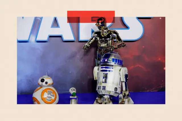 BB8, C-3PO и R2-D2 премьере фильма “Звёздные войны: Скайуокер. Восход”. 